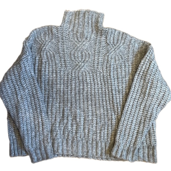 Aerie women’s size M chunky knit cropped sweater in very good condition. - Picture 7 of 7